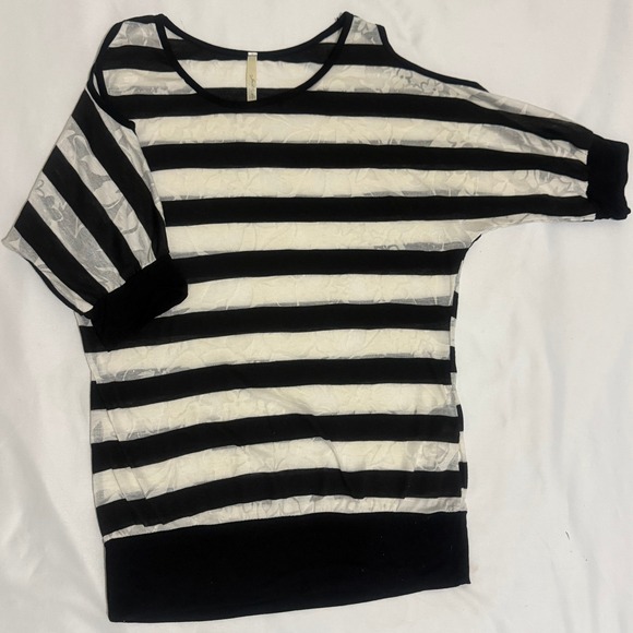 Just Me Tops - Just Me Women Black White Striped Cold Shoulder Floral‎ Burnout Top Medium T0053